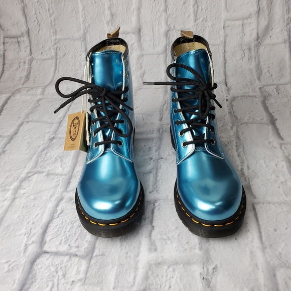 NEW DR. MARTENS BLUE VEGAN COMBAT BOOTS - Picture 6 of 9
